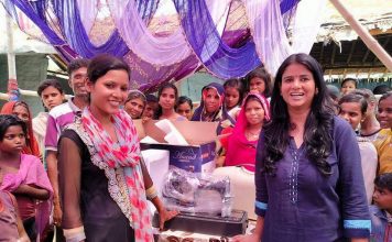 ससुराल जाने के पहले स्वरोजगार का हुनर सीख रही हैं बेटियां मुखिया रितु जैसवाल की पहल पर लड़कियां बन रहीं हुनरमंद