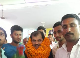 पाटलिपुत्रा सीट पर एक और एंट्री, उद्योगपति आरके शर्मा भी उतरे पाटलिपुत्आरा सीट से रके शर्मा ने नामांकन किया