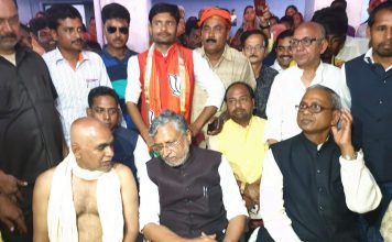 मोदी है तो मुमकिन है महंगाई पर नियंत्रण, मध्यवर्ग को राहत उपमुख्यमंत्री ने कम्युनिस्ट पार्टी विधायक दल के नेता स्व. अम्बिका बाबू के श्राद्ध कर्म में भाग लिया तथा उन्हें श्रद्धांजलि अर्पित की