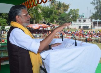दलित-पिछड़े और युवा ही एनडीए की ताकत हैंः सुशील मोदी कटिहार की चुनावी सभा को संबोधित करते उपमुख्यमंत्री सुशील मोदी