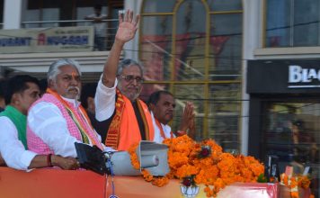 प्रा.लि. कम्पनी की तरह चलने वाली पार्टियों के वारिसों में जंगः सुमो बिहार के उपमुख्यमंत्री सुशील मोदी