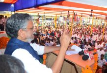 निश्चित हार से डरे लोग फिर उठाने लगे EVM पर सवाल हाजीपुर में चुनावी सभा को संबोधित करते सुशील मोदी