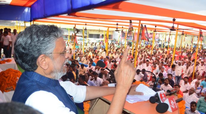 निश्चित हार से डरे लोग फिर उठाने लगे EVM पर सवाल हाजीपुर में चुनावी सभा को संबोधित करते सुशील मोदी