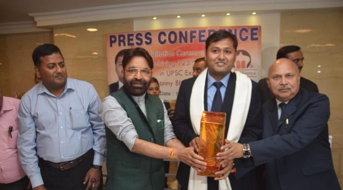 UPSC में चयनित मणिभूषण को होटल मौर्या ने किया सम्मानित यूपीएससी में चयनित बिहार के लाल का हुआ सम्मान