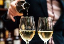 बिहार के थाने में सेंधमारी, चोरों के हाथ लगा शराब का कार्टन प्रतीकात्मक फोटो