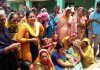 बेगूसराय में युवक की हत्या गोली मार कर कर दी गयी हत्या की सूचना पर विलाप करते परिजन