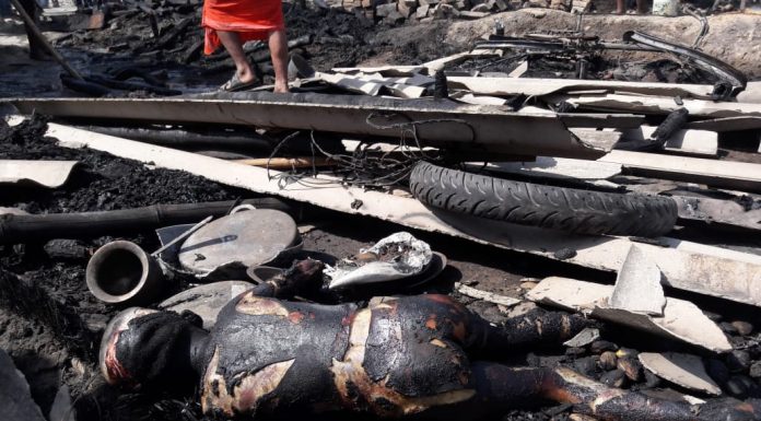 आग ने ली दो मासूमों की जान, सात घर भी जल कर खाक आग लगने से सारण में सात घर स्वाहा