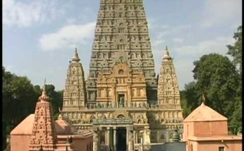 पितृपक्ष में कुश की तलाश और इसी बहाने जानें उसका महत्व कल से पितृ पक्ष है। पितरों का तर्पण कल से शुरू होगा। पितृपक्ष में कुश की जरूरत पड़ती है।गया में पिंडदान का काफी महत्व है