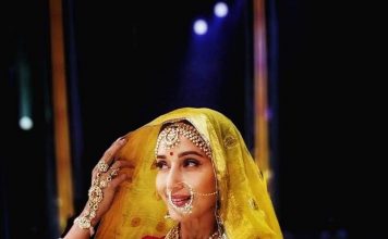 माधुरी दीक्षित को कुंवारे में करना पड़ा था नो प्रेग्नेंसी क्लॉज पर साइन माधुरी दीक्षित