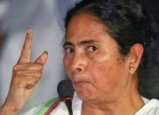 बंगाल में समय से पहले हो सकता है विधानसभा चुनाव बंगाल असेंबली इलेक्शन में खेला होगा और इस खेल की रेफरी होंगी ममता बनर्जी। इस बार इस बार बंगाल असेंबली इलेक्शन नारों के सहारे लड़ा जाएगा।