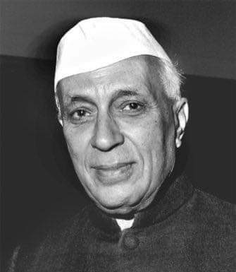 पंडित जवाहर लाल नेहरू को मैंने कभी नहीं देखा! जवाहर लाल नेहरू के आखिरी कुछ दिन काफी द्वंद्व के रहे। नास्तिक नेहरू अंतिम महीनों में आस्था और अनास्था के दरम्यान डोल रहे थे।