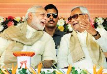 बीजेपी नीतीश कुमार को बिदकाने का कोई मौका नहीं छोड़ रही बीजेपी नीतीश कुमार को बिदकाने का कोई मौका नहीं छोड़ रही। लगता है कि बीजेपी नीतीश कुमार को खुद किनारे होने पर मजबूर कर देगी। (फाइल फोटो)