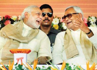 बिहार में फिर पक रही सियासी खिचड़ी, JDU-BJP में दिख रही दरार बीजेपी नीतीश कुमार को बिदकाने का कोई मौका नहीं छोड़ रही। लगता है कि बीजेपी नीतीश कुमार को खुद किनारे होने पर मजबूर कर देगी। (फाइल फोटो)