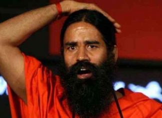 योग गुरु के रूप में मशहूर बाबा रामदेव ने येचुरी पर करायी FIR योग गुरु बाबा रामदेव