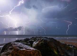 नालंदा जिले में वज्रपात से 4 की गयी जान, इनमें 3 बच्चे आंधी से तबाही का मंजर