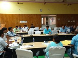 नालंदा के सरमेरा, परबलपुर, सिलाव व बिहारशरीफ में बनेगा स्टेडियम समीक्षा बैठक करते नालंदा के जिलाधिकारी योगेंद्र सिंह