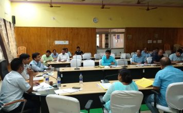 नालंदा के सरमेरा, परबलपुर, सिलाव व बिहारशरीफ में बनेगा स्टेडियम समीक्षा बैठक करते नालंदा के जिलाधिकारी योगेंद्र सिंह