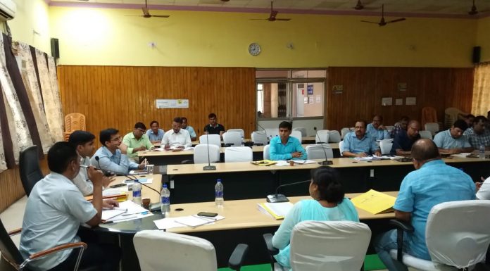 नालंदा के सरमेरा, परबलपुर, सिलाव व बिहारशरीफ में बनेगा स्टेडियम समीक्षा बैठक करते नालंदा के जिलाधिकारी योगेंद्र सिंह