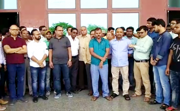 सुरक्षा की मांग को ले नालंदा जिले के डाक्टर उतरे सड़क पर सुपक्षा की मांग को ले नालंदा में डाक्टरों ने निकाला प्रतिरोध जपलूस