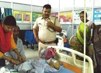 दफन होने के पहले जिंदा हुआ नवजात, चल रहा है इलाज अस्पताल में इलाजरत नवजात, जिसे मरा समझ परिजन दफना रहे थे