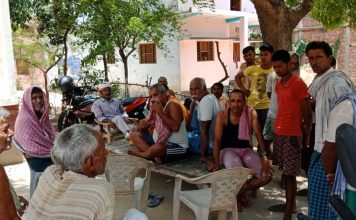 सीमा पर शहीद हो गया सीवान का एक सपूत अमरजीत शहीद अमरजीत के पैत्रिक आवास पर जुटी गांव वालों की भीड़