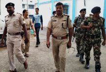 एक बच्चे की मां को जहर पिला कर मार डाला पत्नी को जहर पिला कर मारने वाले पति को गिरफ्तार करने पहुंची पुलिस