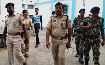 एक बच्चे की मां को जहर पिला कर मार डाला पत्नी को जहर पिला कर मारने वाले पति को गिरफ्तार करने पहुंची पुलिस