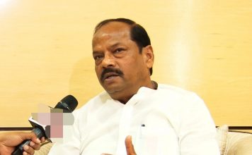 झारखंड सरकार पूरी तरह चुनावी मोड में आ गयी है झारखंड के मुख्यमंत्री रघुवर दास (फाइल फोटो)