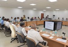 बिहार के मुख्यमंत्री नीतीश ने कहा कि राज्य में बिजनेस बढ़ा है वित्त विभाग द्वारा आयोजित राजस्व प्राप्त करने वाले विभागों की समीक्षा बैठक में मुख्यमंत्री नीतीश कुमार व उप मुख्यमंत्री सुशील कुमार मोदी