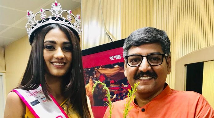 पटना हवाई अड्डा पर बिहार की बेटी श्रेया शंकर का भव्य स्वागत एयरपोर्ट पर श्रेया का स्वागत करते बिहार कांग्रेस रिसर्च विभाग एवं मैनिफेस्टो कमिटी के चेयरमैन आनन्द माधव