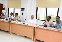 बिहार में क्राइम कंट्रोल के लिए पुलिस की गश्त बढ़ायी जाये बिहार के मुख्यमंत्री नीतीश कुमार ने विधि व्यवस्था की समीक्षा की