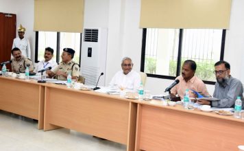 बिहार में क्राइम कंट्रोल के लिए पुलिस की गश्त बढ़ायी जाये बिहार के मुख्यमंत्री नीतीश कुमार ने विधि व्यवस्था की समीक्षा की