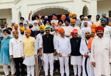 अमृतसर में सम्मानित हुईं बिहार की दो विभूतियां अमृतसर में सम्मानित हुए बिहार पुलिस एसोसिएशन के मृत्युंजय कुमार सिंह व गोल के विपिन कुमार सिंह