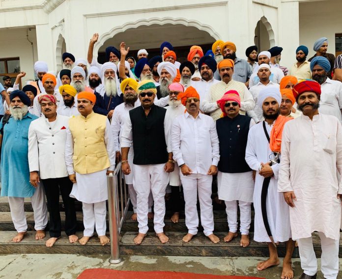 अमृतसर में सम्मानित हुए बिहार पुलिस एसोसिएशन के मृत्युंजय कुमार सिंह व गोल के विपिन कुमार सिंह