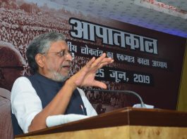 इंदिरा गांधी के आपातकाल की तरह बंगाल में भी हालातः सुशील मोदी प्रदेश भाजपा कार्यालय में आयोजित ‘आपातकाल-भारतीय लोकतंत्र का एकमात्र काला अघ्याय’ विषयक समारोह को सम्बोधित करते हुए उपमुख्यमंत्री सुशील कुमार मोदी