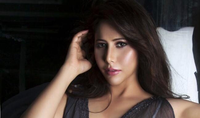 कश्मीरी बाला आलिया खान डार कर रही हैं बॉलीवुड में इंट्री आलिया खान डार