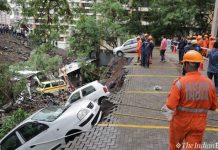 पुणे में दीवार से दब कर 15 बिहारी मजदूरों की मौत पुणे में आवासीय परिसर की दीवार ढही, 15 की मौत