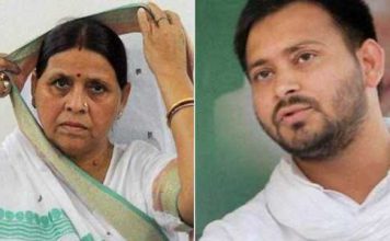 आरजेडी के पोस्टर खोल रहे हैं नीतीश कुमार के सुशासन की पोल आरजेडी के नेता राबड़ी देवी और तेजस्वी यादव ने पोस्टर वार से नीतीश के सुशासन को दी चुनौती