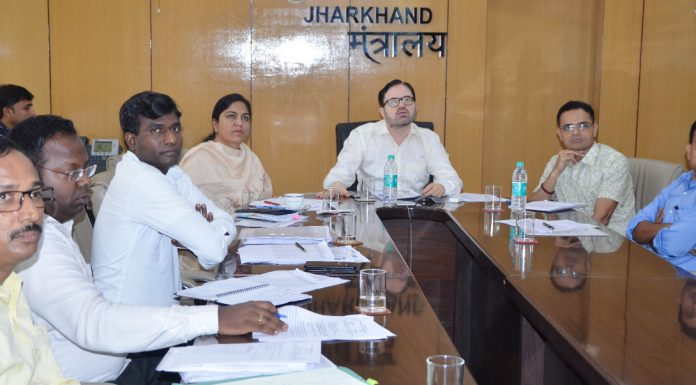 झारखंड में योग दिवस की तैयारी, नरेंद्र मोदी भी शामिल होंगे योग दिवस को मेगा शो बनाने के लिए मुख्य सचिव डीके तिवारी ने उपायुक्तों से वीडियो कांफ्रेंसिक की