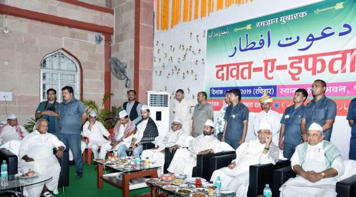 बिहार में एक बार फिर सियासी खिचड़ी पक रही है जदयू की इफ्तार पार्टी में शामिल हुए हम (से) नेता जीतन राम मांझी