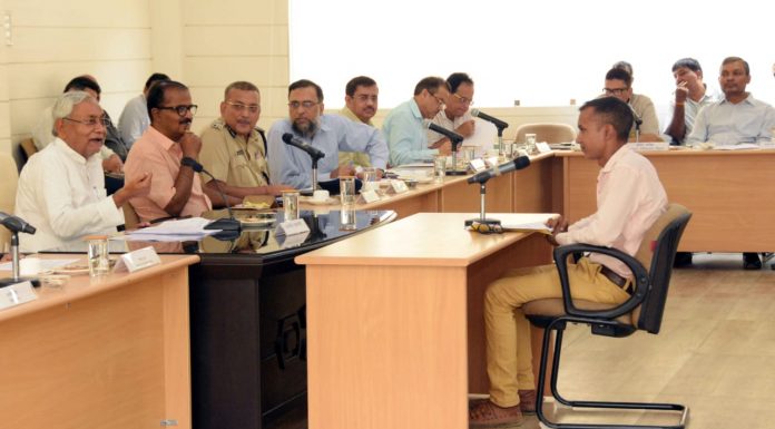 नीतीश कुमार ने कहा- JDU धारा 370 हटाये जाने के पक्ष में नहीं लोक संवाद कार्यक्रम में मुख्यमंत्री नीतीश कुमार