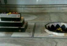 एक मंदिर ऐसा भी, जहां शिवलिंग व मजार एक ही छत के नीचे! खुदनेश्वर मंदिर, जहां शिवलिंग व मजार एक ही छत के नीचे हैं