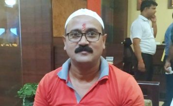 20 साल से रोजा रख रख रहे हैं मुरली मनोहर श्रीवास्तव हिन्दू रोजेदार मुरली मनोहर श्रीवास्तव