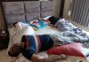 अब तक रहस्य बनी हैं पटना में कपड़ा व्यवसायी के घर 3 मौत पटना में मंगलवार को एक व्यवसायी ने पत्नी और दो बच्चों को गोली मारने के बाद खुद को गोली मार ली