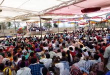 आदिवासियों की पीड़ा आदिवासी अफसर ही समझ सकते हैं गुमला जिले के डुमरी में आदिवासियों की सभा