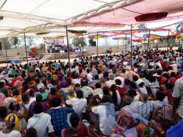 आदिवासियों की पीड़ा आदिवासी अफसर ही समझ सकते हैं गुमला जिले के डुमरी में आदिवासियों की सभा