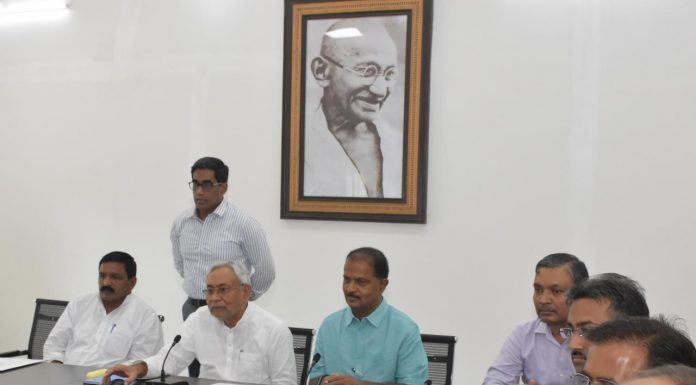 नीतीश कुमार ने 181 करोड़ बाढ़ पीड़ितों के बैंक खातों में डाले