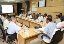 वन्य जीवों को सुरक्षित आवागमन के लिए रास्ता देंः रघुवर दास मुख्यमंत्री रघुवर दास ने झारखंड मंत्रालय में झारखंड राज्य वन्य जीव पर्षद की बैठक की