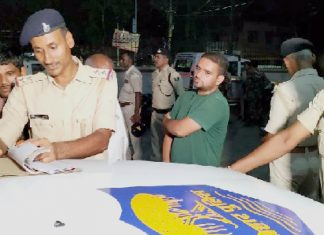 युवक की गोली मारकर हत्या, शव को सड़क के किनारे फेंका युवक का शव मिलने के बाद पूछताछ में जुटी पुलिस