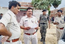 अंधाधुंध फायरिंग से दहला बिहारशरीफ का बनौलिया, 2 गिरफ्तार घटना स्थल पर कैंप करते थानाध्यक्ष